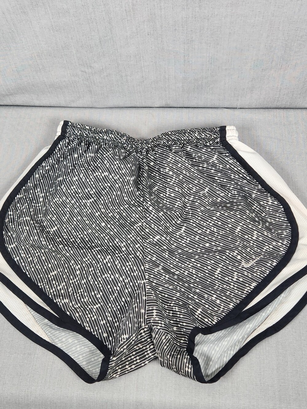 Nike Womens XS Running Shorts Gray White Vented 3" Inseam